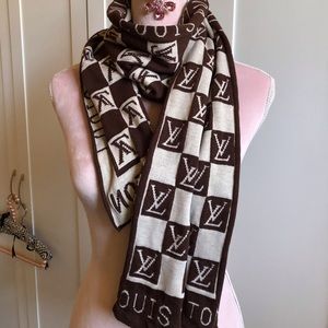 Louis Vuitton winter scarf